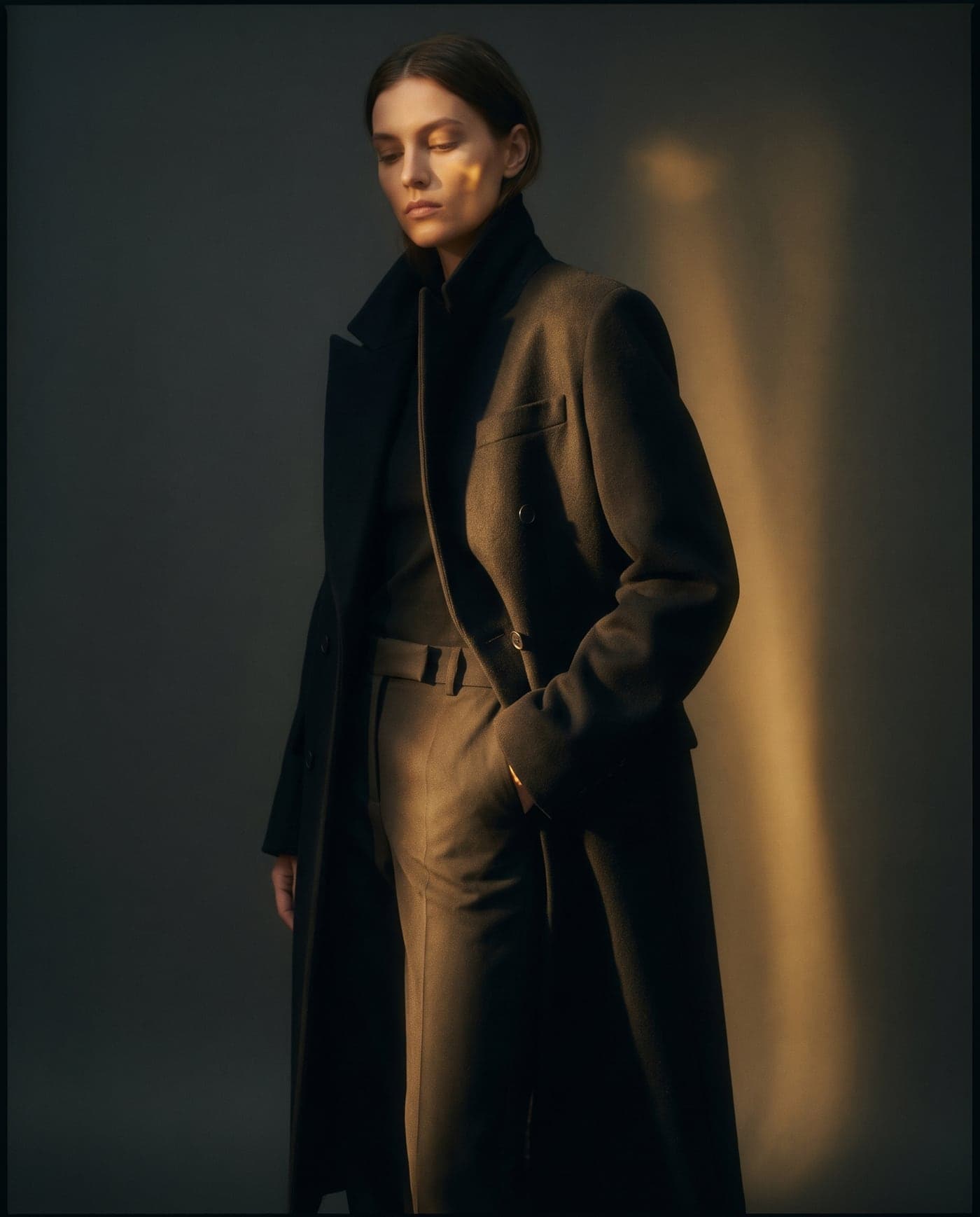 Maison line: woman in a tailored wool coat and suit